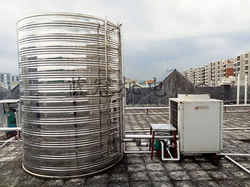 藍(lán)冠機(jī)電之前為小城商務(wù)酒店所做5P機(jī)酒店空氣能熱水工程